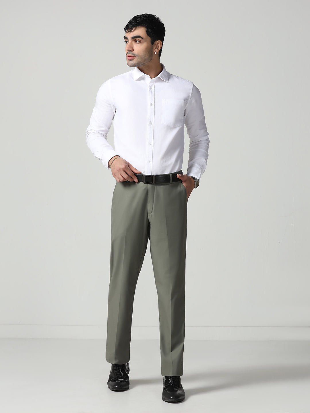 Men Green Solid Trousers