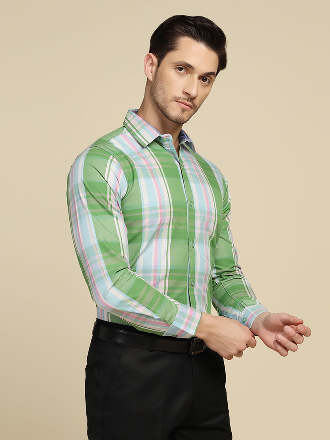 Men Green Checked Shirt - Tahvo India