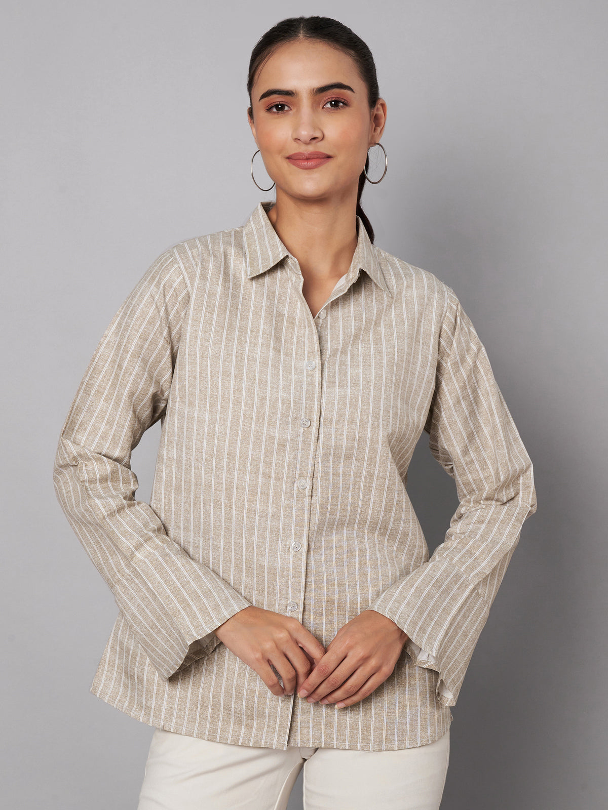 The Flare cuff Neutral shirt
