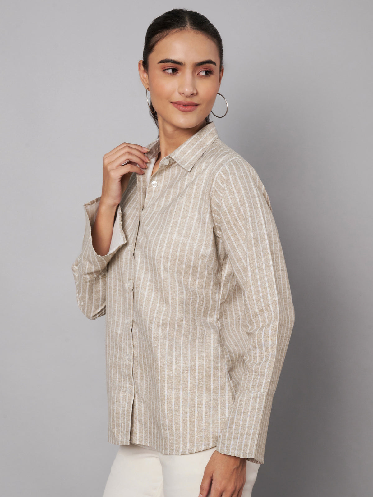 The Flare cuff Neutral shirt