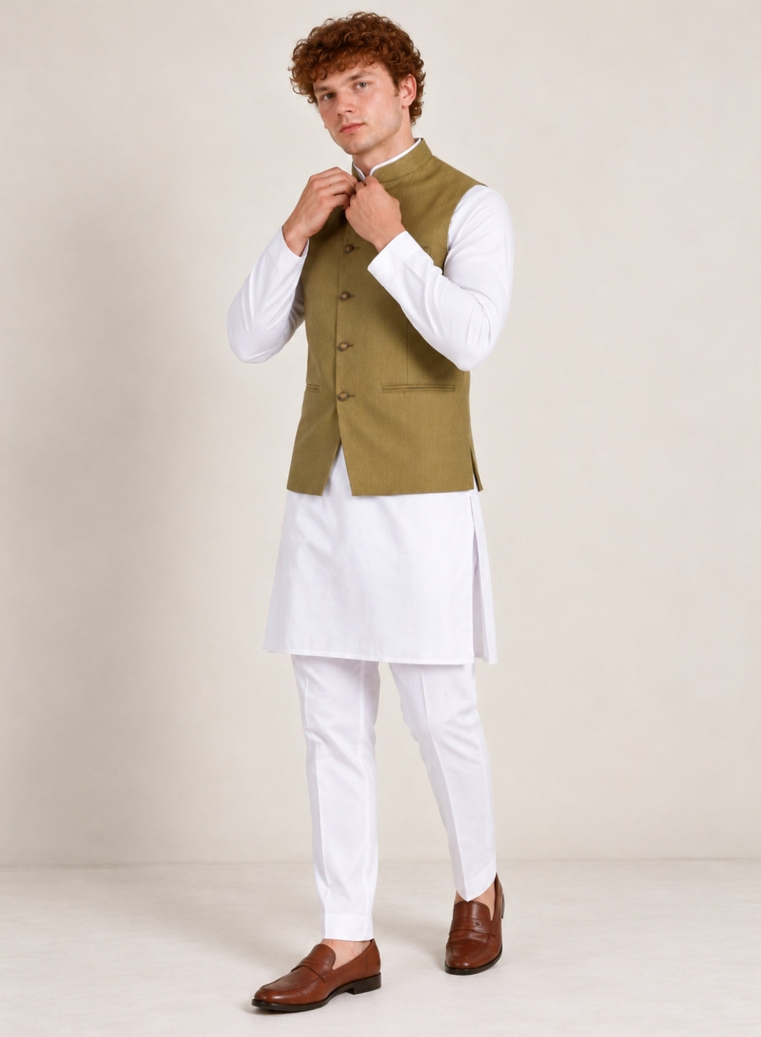 Men White Kurta Set With Green Jacket