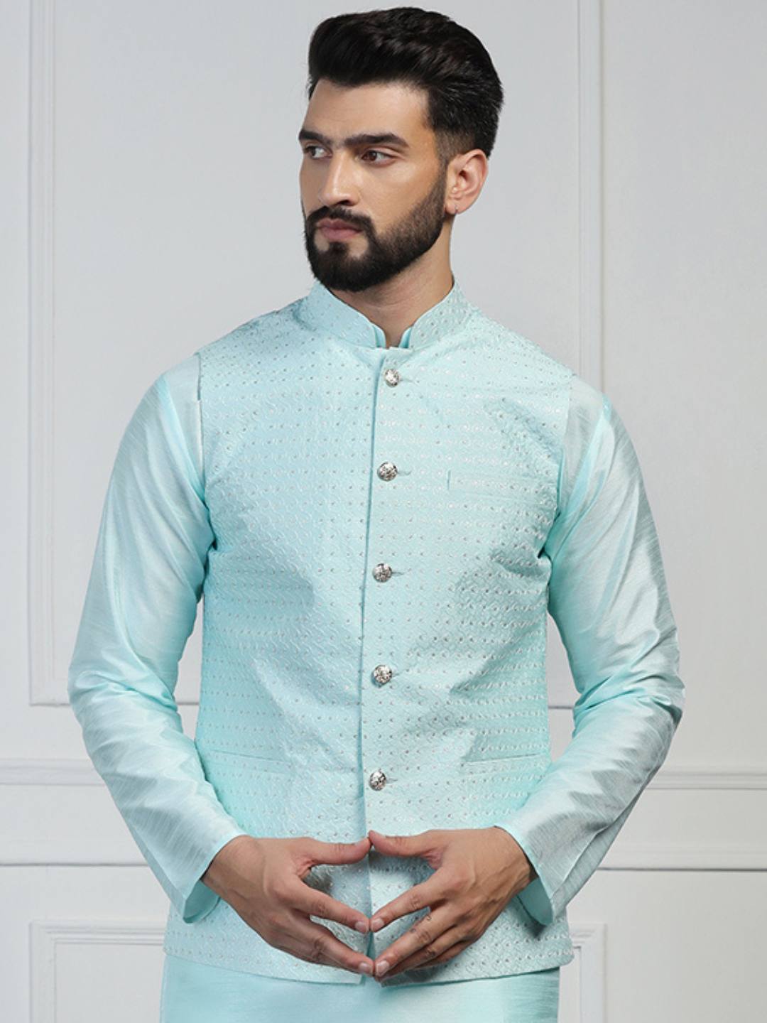 Men Blue Embroidered Jacket - Tahvo India