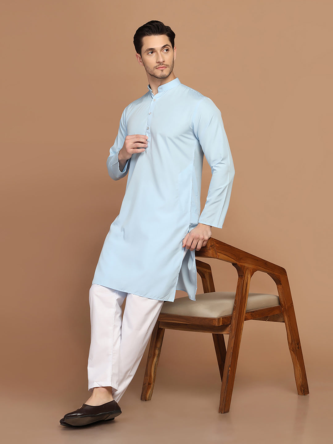 Men Solid Light Blue Kurta Set - Tahvo India