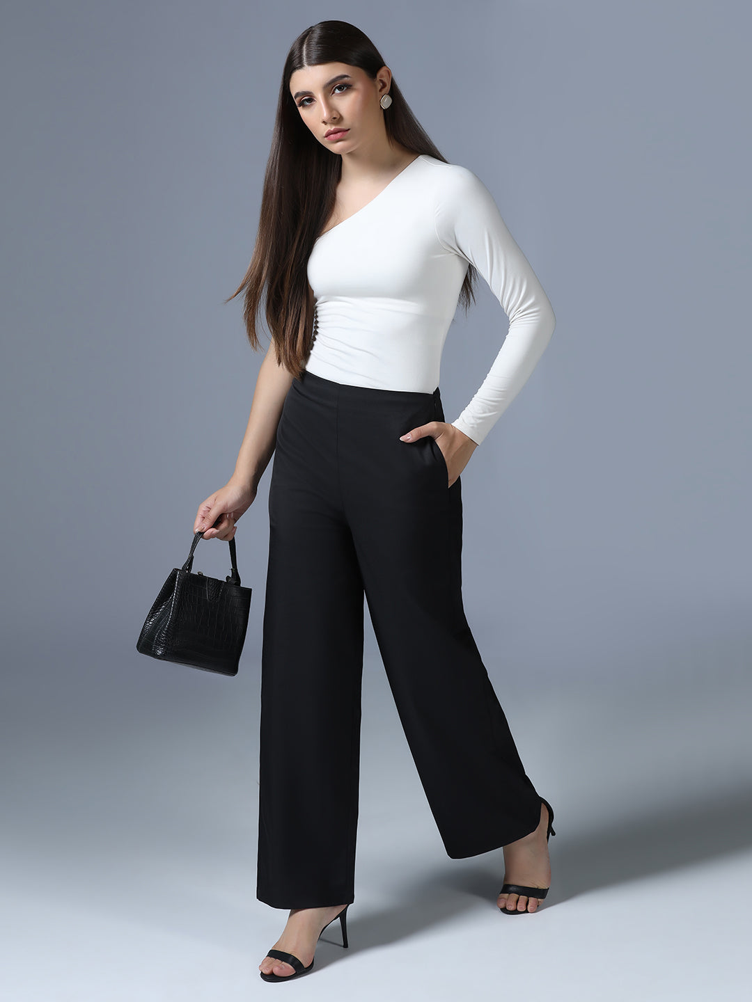 Women Black Side Zip Trouser - Tahvo India