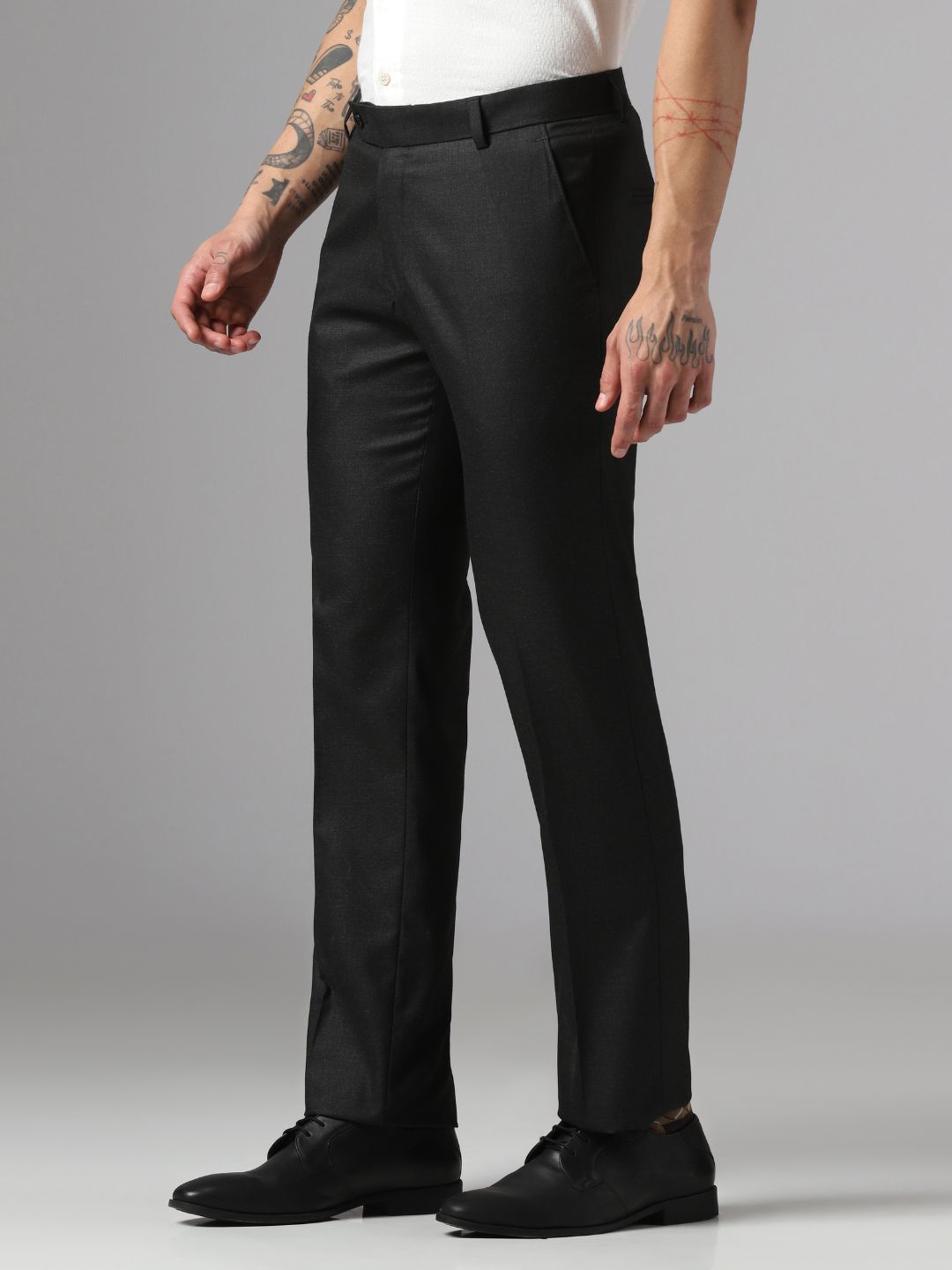 Men Dark Grey Linen Trousers - Tahvo India