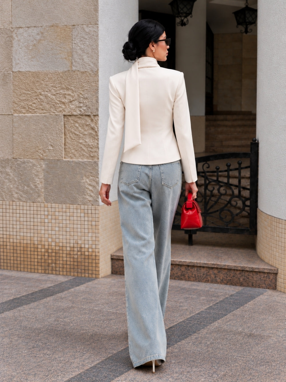 Collarless Blazer With Muffler