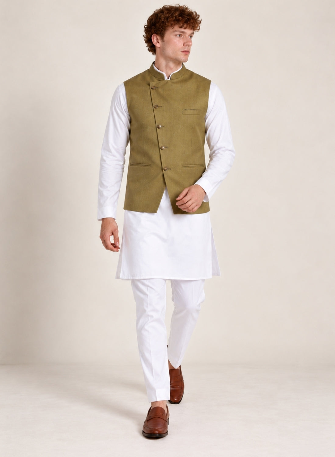 Men White Kurta Set With Green Jacket
