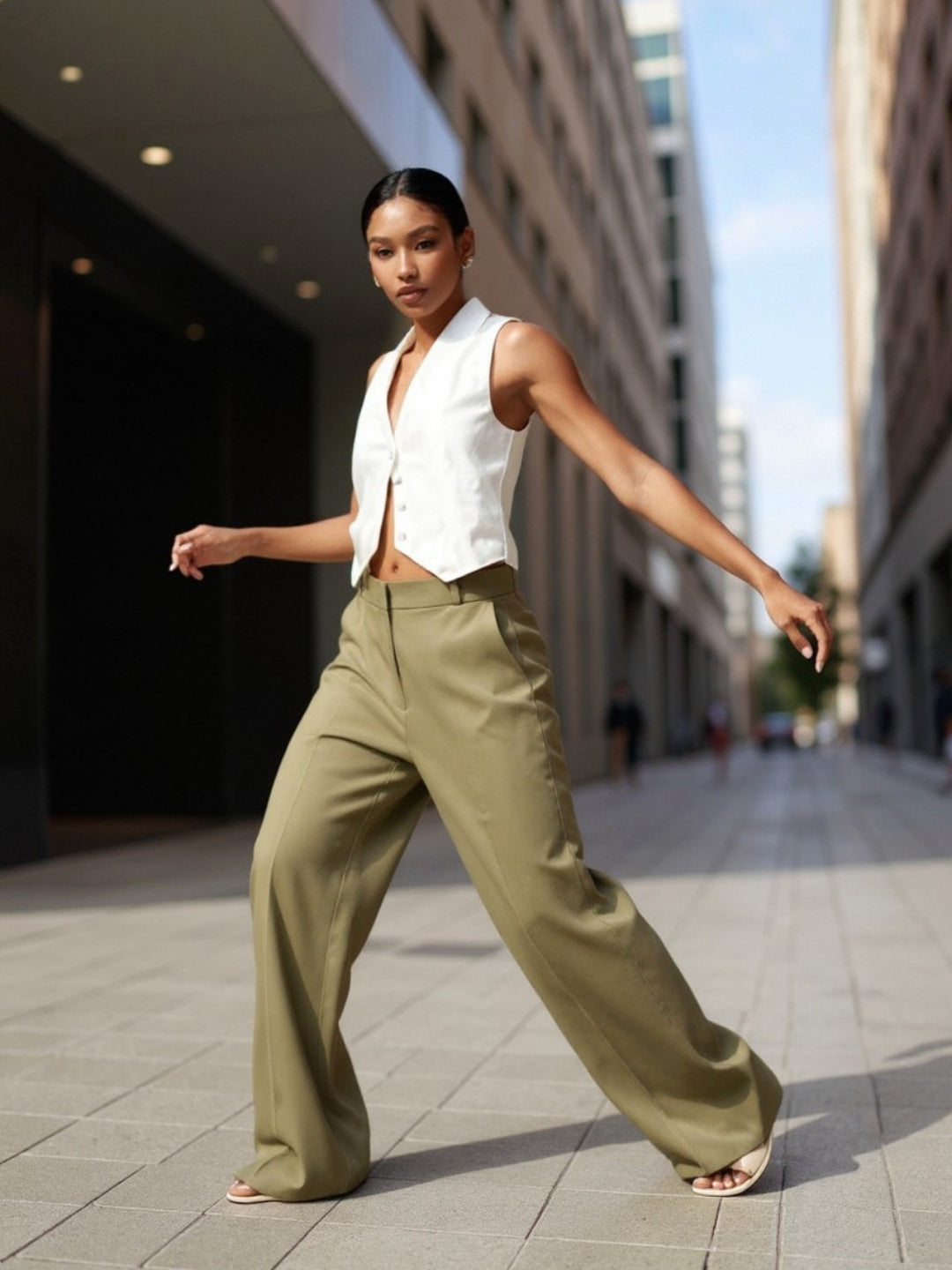Women Solid Green Wide Leg Trousers