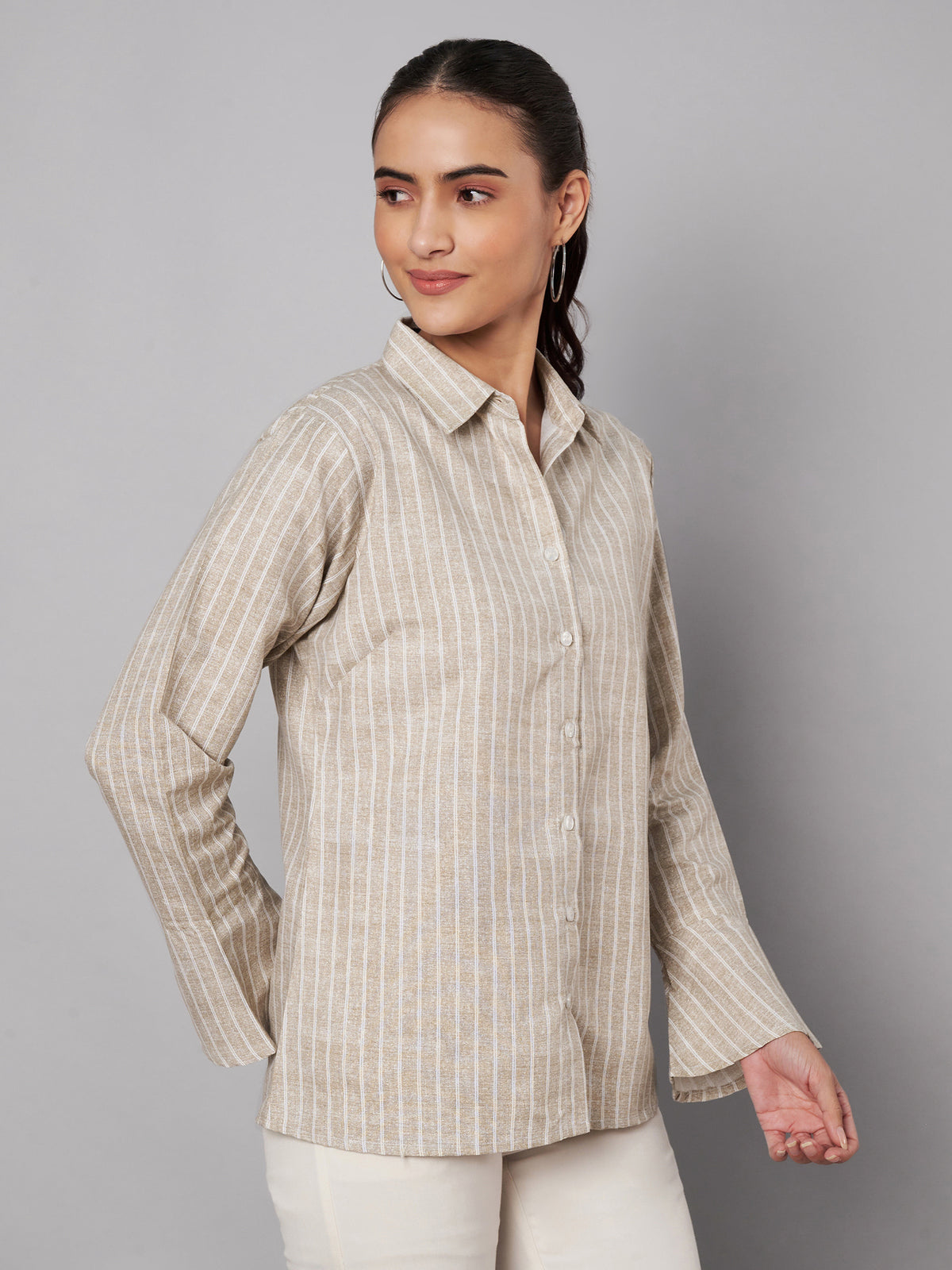The Flare cuff Neutral shirt