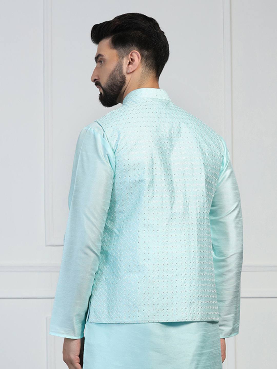 Men Blue Embroidered Jacket - Tahvo India