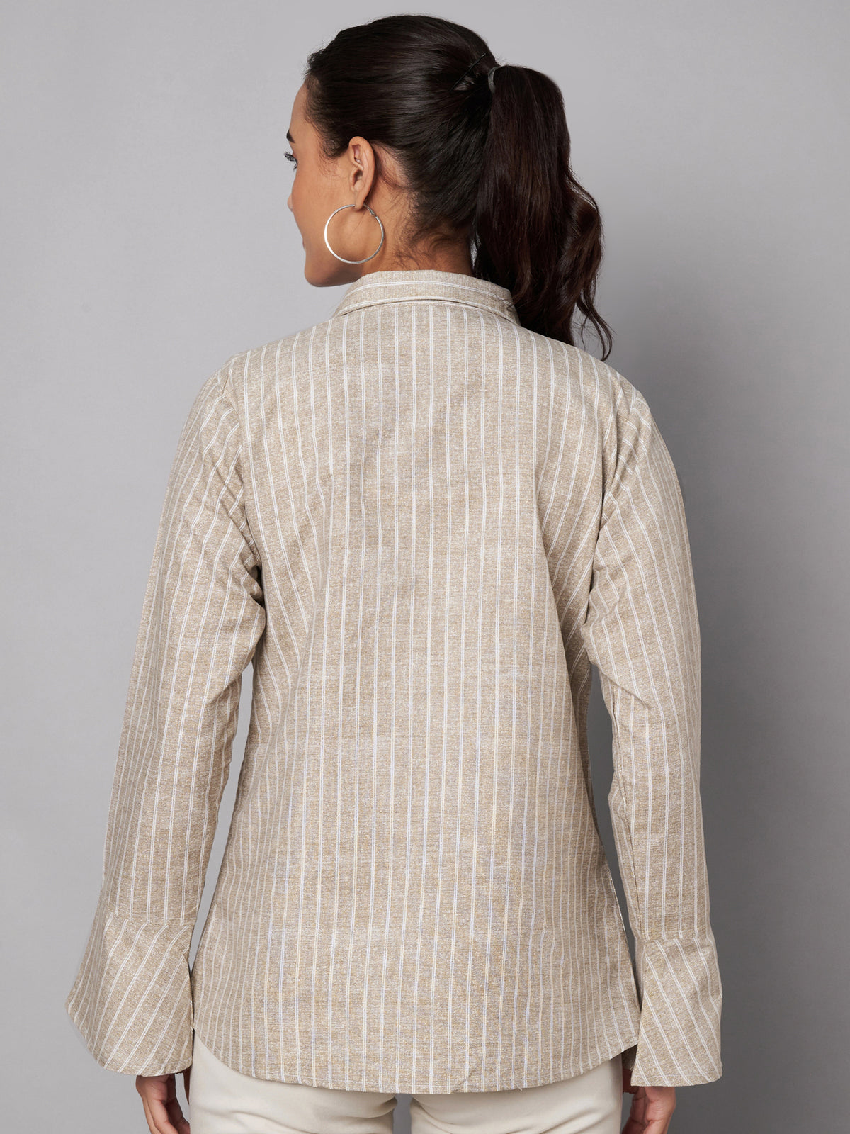 The Flare cuff Neutral shirt