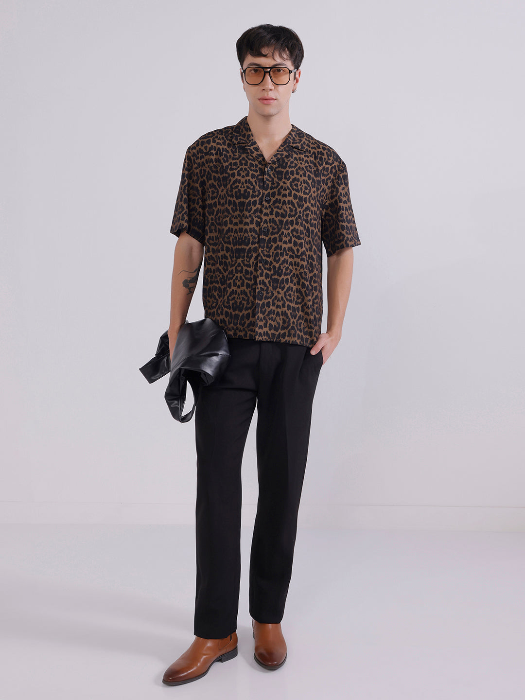 Men Black wide leg trousers