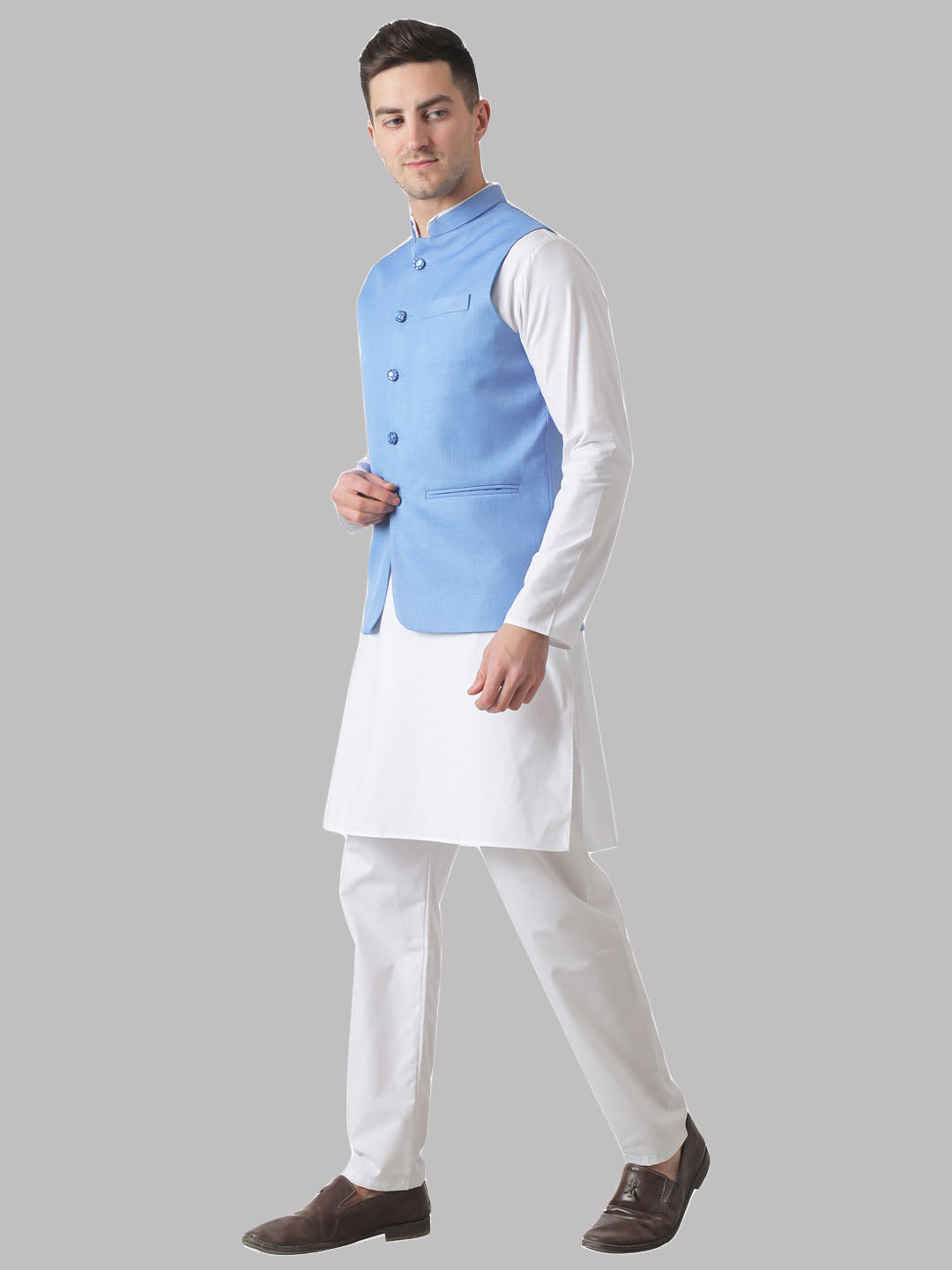 Men Kurta Set With Blue Jacket - Tahvo India