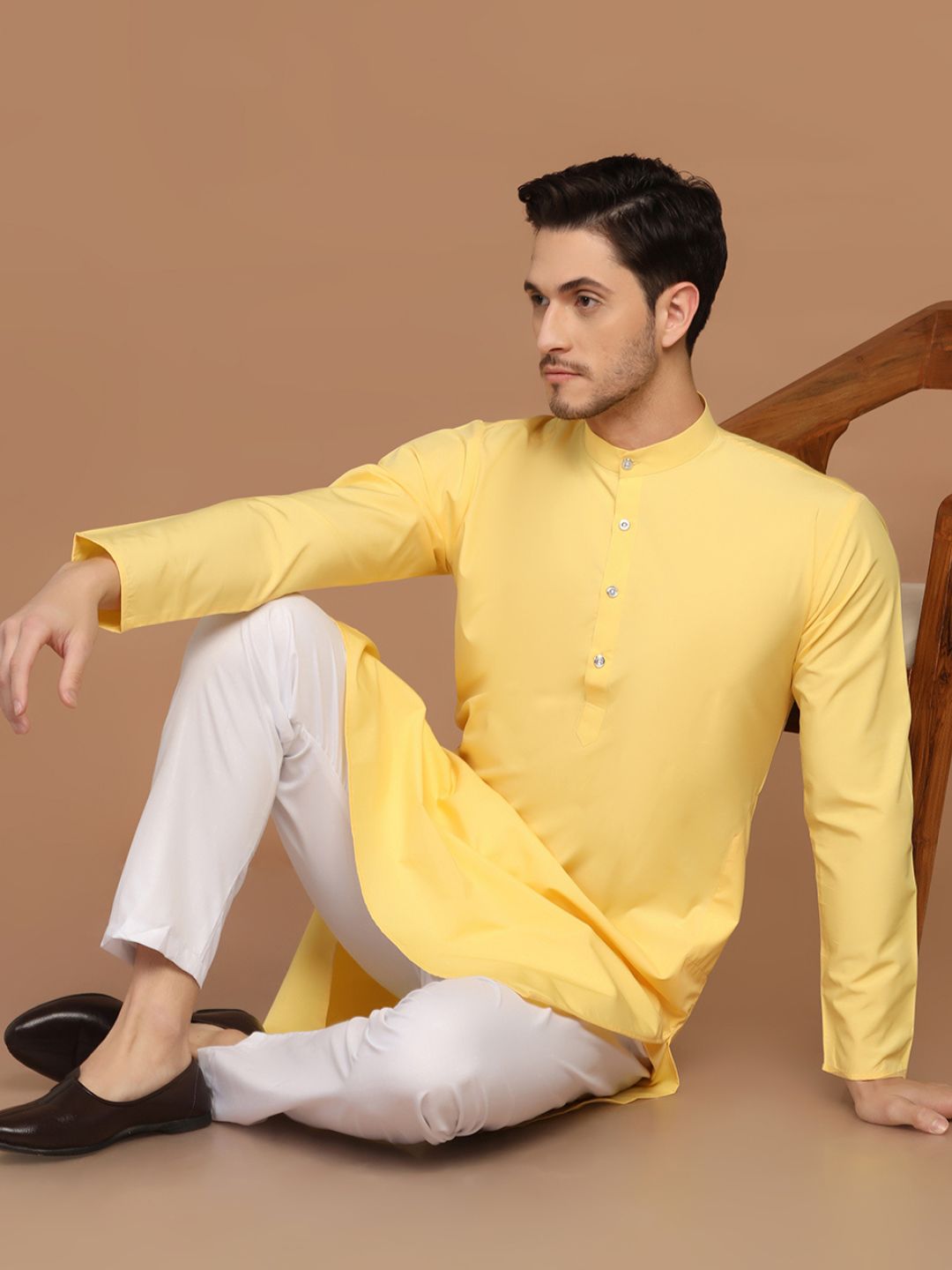 Men Yellow Solid Kurta - Tahvo India