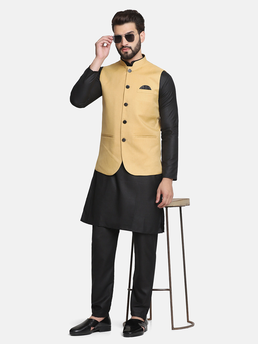 Men Kurta Set With Jacket - Tahvo India