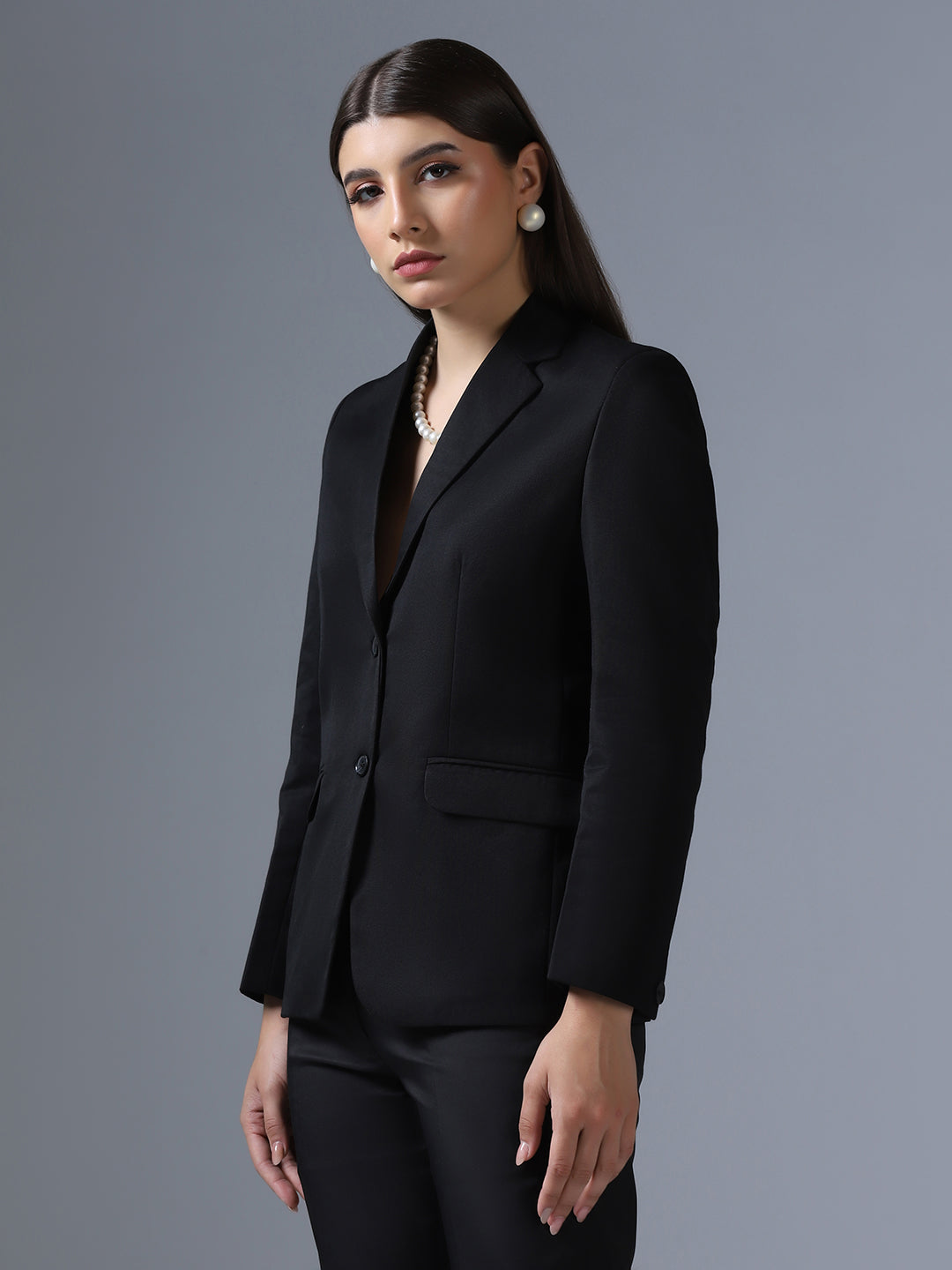 Women Black Notched Lapel Blazer - Tahvo India