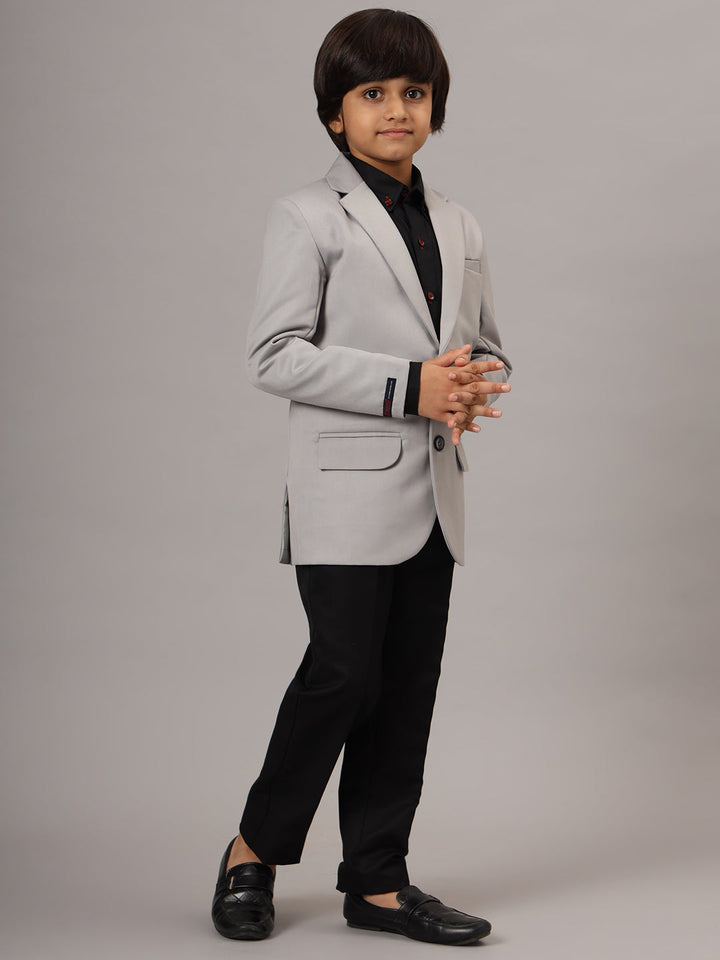 Boys Solid Light Grey Blazer - Tahvo India