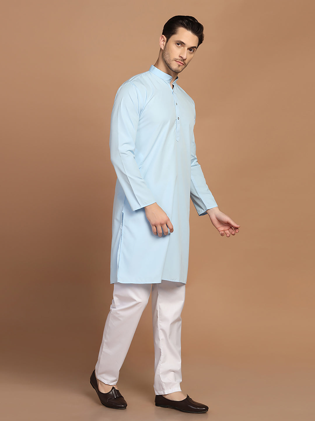 Men Solid Light Blue Kurta Set - Tahvo India