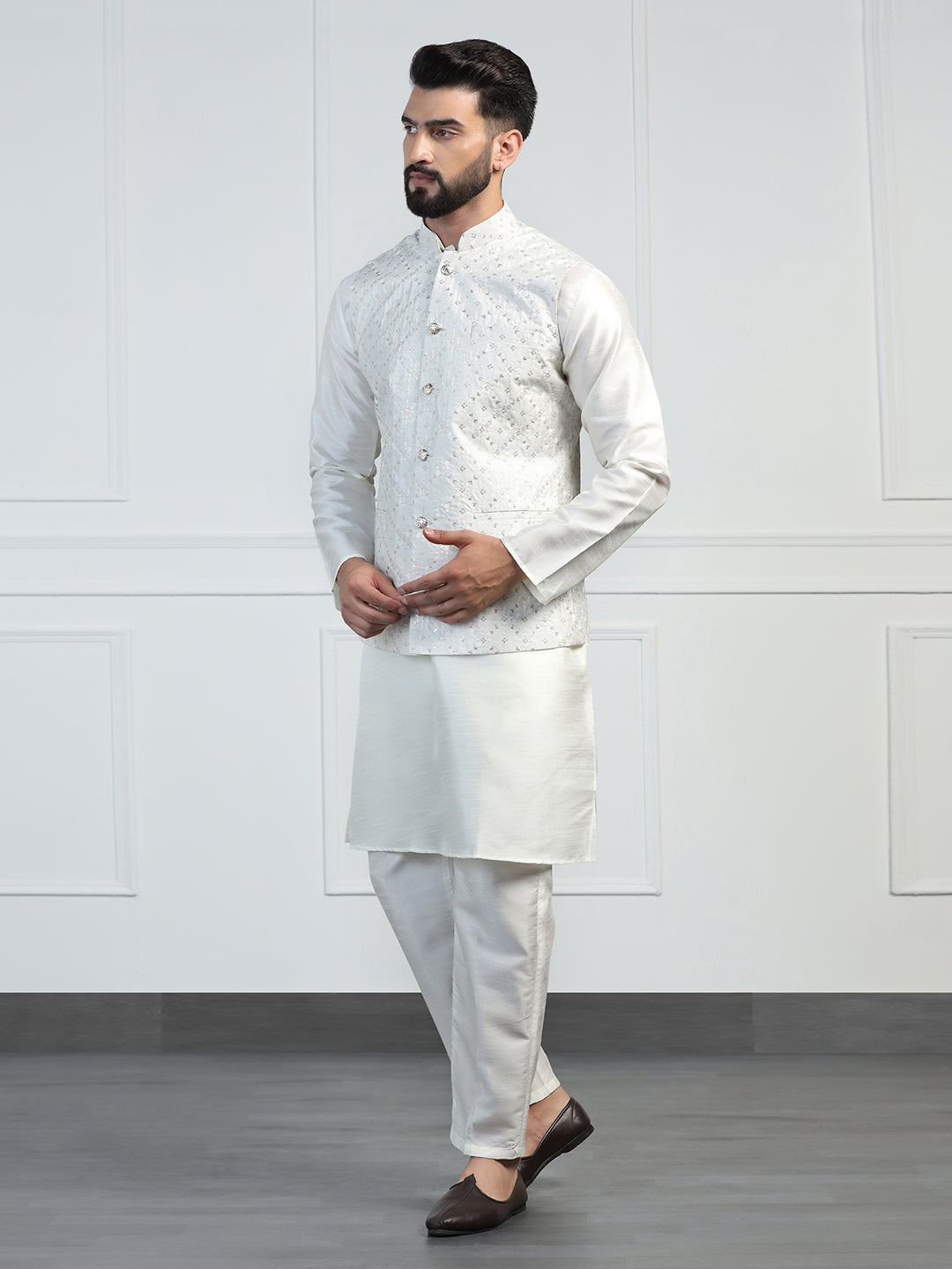 Men Embroidered Jacket With Kurta Pyjama - Tahvo India