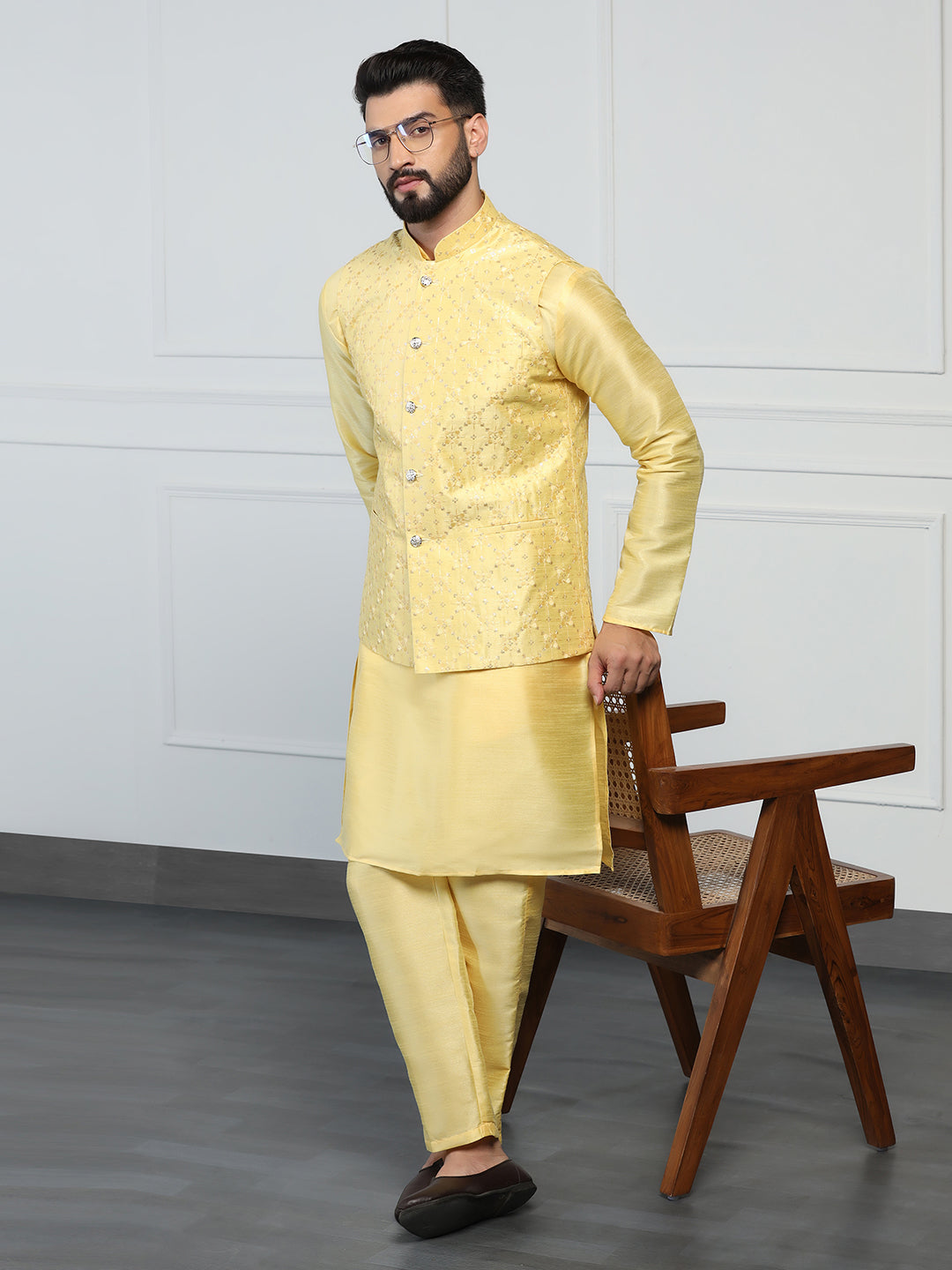 Men Embroidered Jacket With Kurta Pyjama - Tahvo India